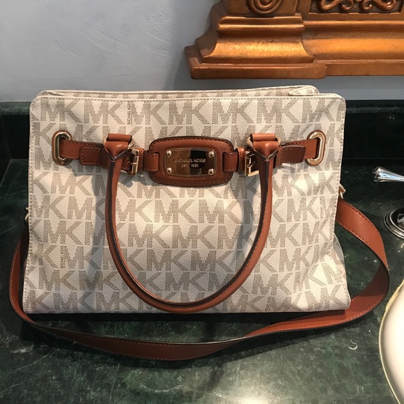 COPY - Michael Kors Medium Hamilton - Picture 1 of 3
